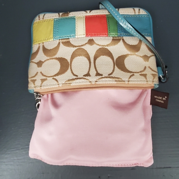 Coach wristlet - Picture 5 of 6